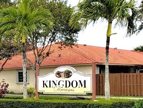5866 SW 162nd Path in Miami, FL - Building Photo