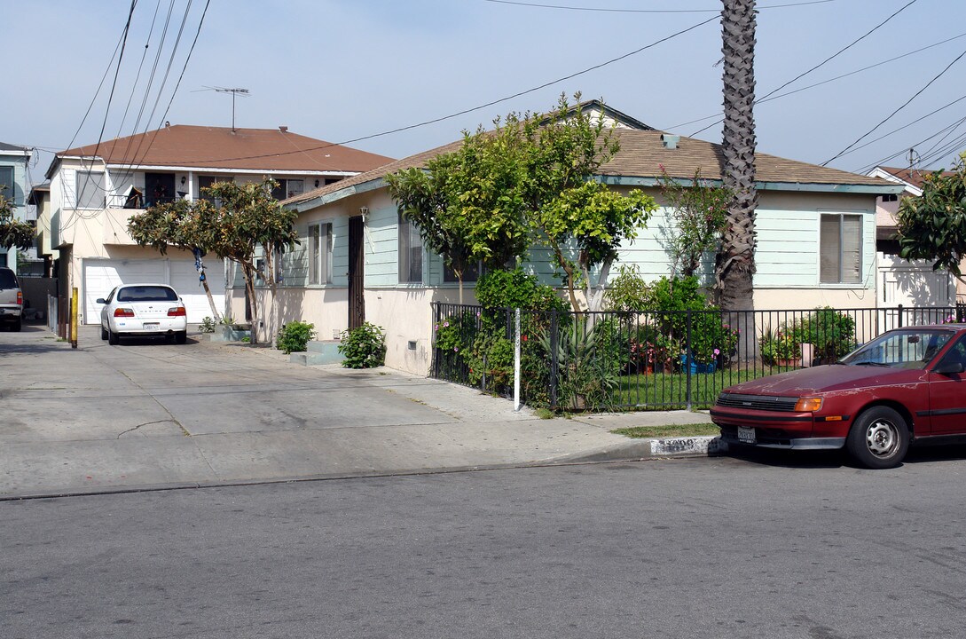 11029-11031 Larch Ave in Inglewood, CA - Building Photo