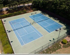 212 Rockport Dr in Mcdonough, GA - Foto de edificio - Building Photo