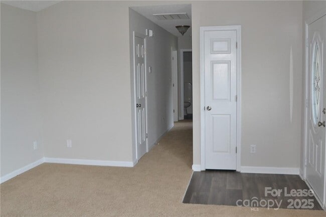 1006 Atherstone St NW in Conover, NC - Building Photo - Building Photo