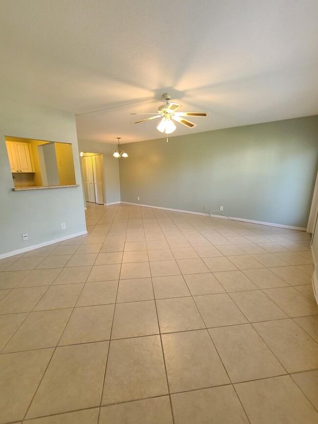 122 Coventry F in West Palm Beach, FL - Building Photo - Building Photo