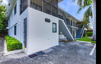 520 NE 44th St in Boca Raton, FL - Building Photo - Building Photo