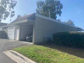 23331 Caminito Telmo in Laguna Hills, CA - Building Photo - Building Photo