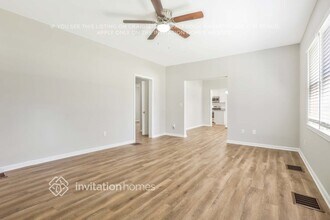 60 Harmony Grove Rd in Lilburn, GA - Foto de edificio - Building Photo