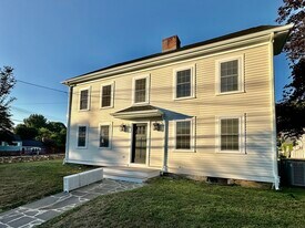 2318 Mill Plain Rd in Fairfield, CT - Building Photo