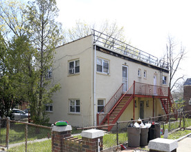 2351 Barnes Ave in Bronx, NY - Building Photo - Building Photo