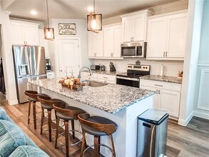 318 Osage Ct in Krum, TX - Building Photo - Building Photo