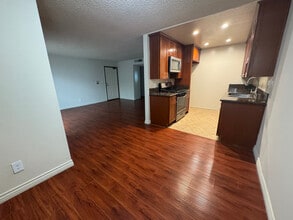 1670 Manning Ave in Los Angeles, CA - Building Photo - Building Photo