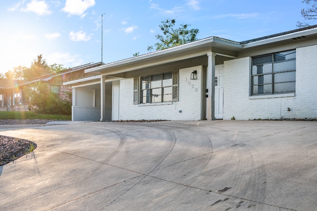 1528 E Devine St in Tyler, TX - Building Photo - Building Photo