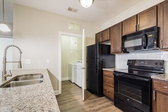 Retreat at the Park in Burlington, NC - Building Photo - Interior Photo