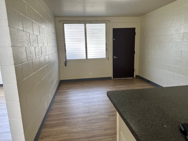 745 Makaleka Ave in Honolulu, HI - Building Photo - Building Photo