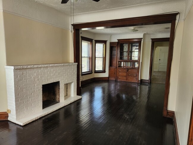 2224 W Irving Park Rd in Chicago, IL - Building Photo - Building Photo