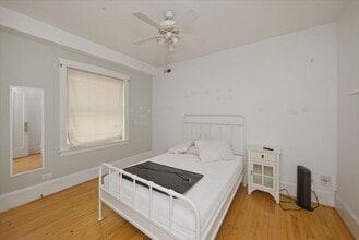 1849 W Greenleaf Ave in Chicago, IL - Foto de edificio - Building Photo