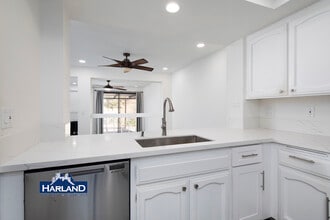 2106 Lark Glen in Escondido, CA - Building Photo - Building Photo