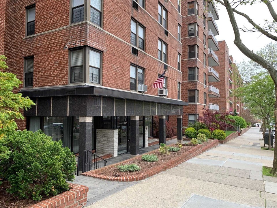 67-41 Burns St-Unit -201 in Queens, NY - Building Photo