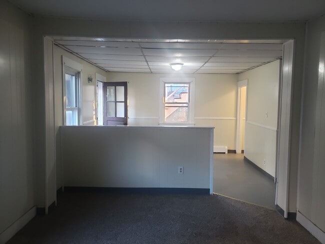 156 Oak St, Unit 156 oak apt #1