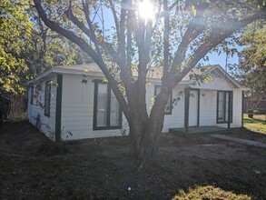 19687 Valentine in Kemp, TX - Building Photo - Building Photo