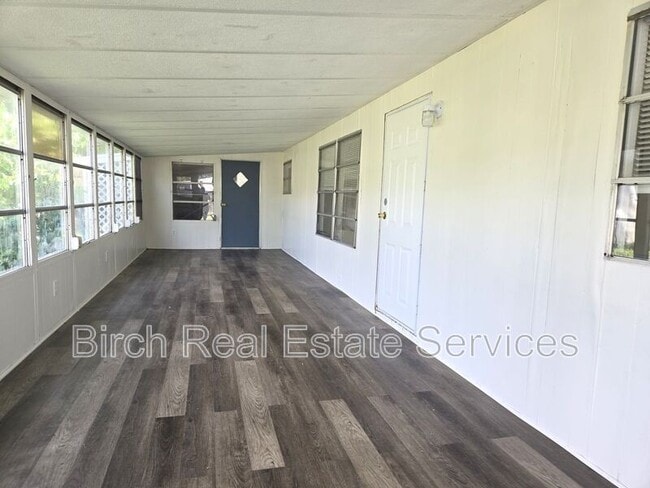 7106 Commons Blvd in Port Richey, FL - Building Photo - Building Photo