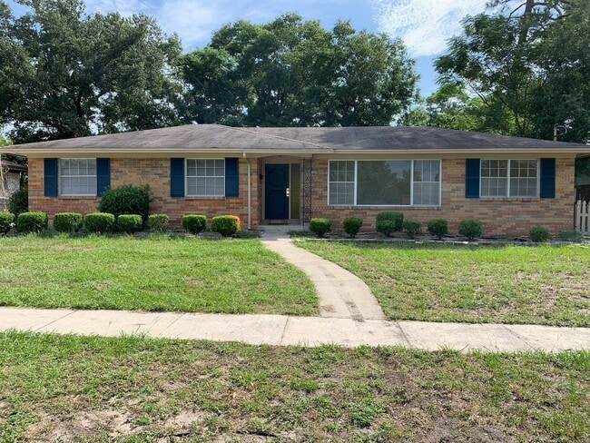 1737 Townsend Blvd