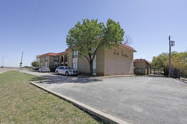 Las Brisas Apartments in Fort Worth, TX - Foto de edificio - Building Photo