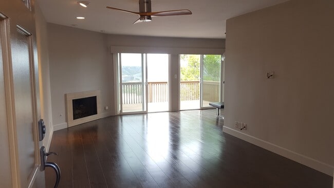 6821 Fashion Hills Blvd in San Diego, CA - Building Photo - Building Photo