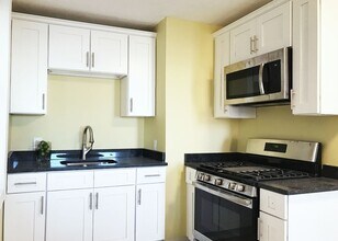 135 Orleans St, Unit #2F in Boston, MA - Foto de edificio - Building Photo
