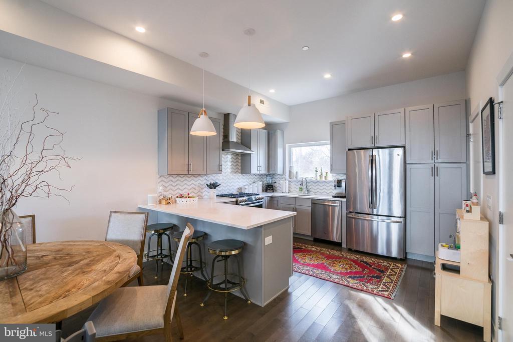 2536 Graduate Square in Philadelphia, PA - Building Photo