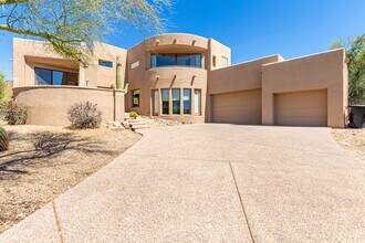 13448 E Bloomfield Dr in Scottsdale, AZ - Foto de edificio - Building Photo