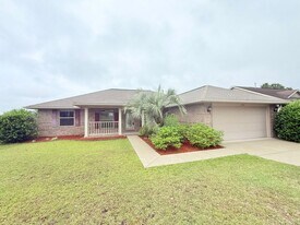 5555 Hannah Street in Milton, FL - Building Photo