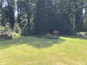 90 Whittier Ln in Mckinleyville, CA - Foto de edificio - Building Photo