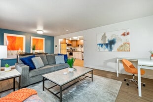 540 104th Ave SE in Bellevue, WA - Building Photo