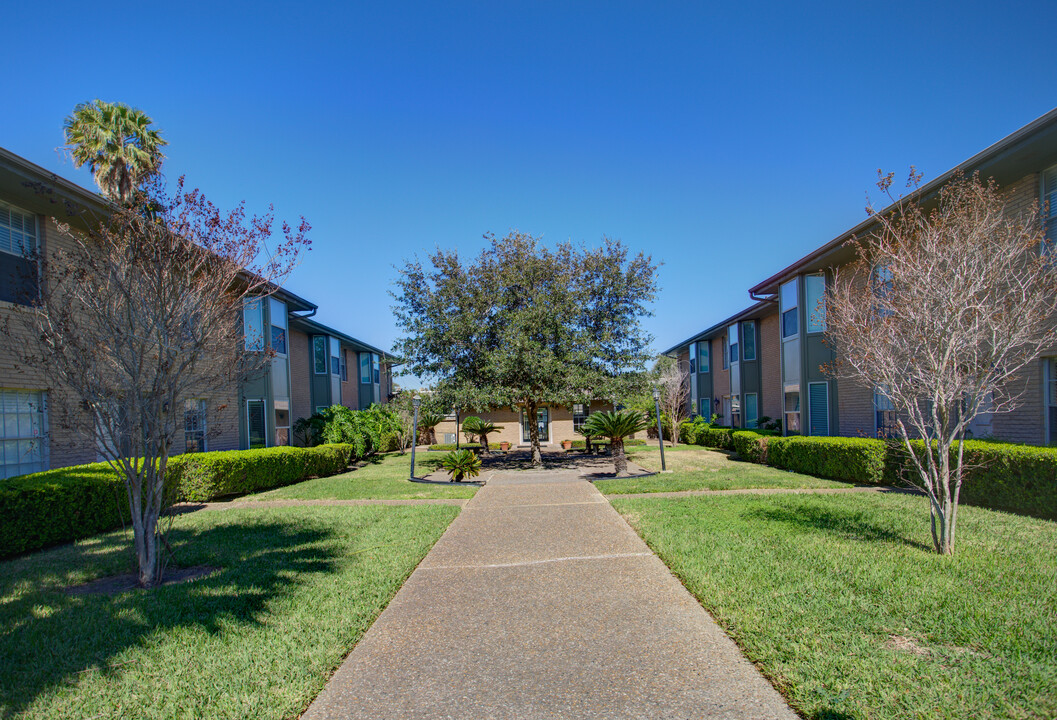 Greenbriar Place - 55 and Older in Corpus Christi, TX - Foto de edificio