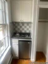 28 S Huntington Ave, Unit 200 in Boston, MA - Building Photo