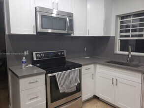 242 SW 159th Way in Sunrise, FL - Building Photo - Building Photo