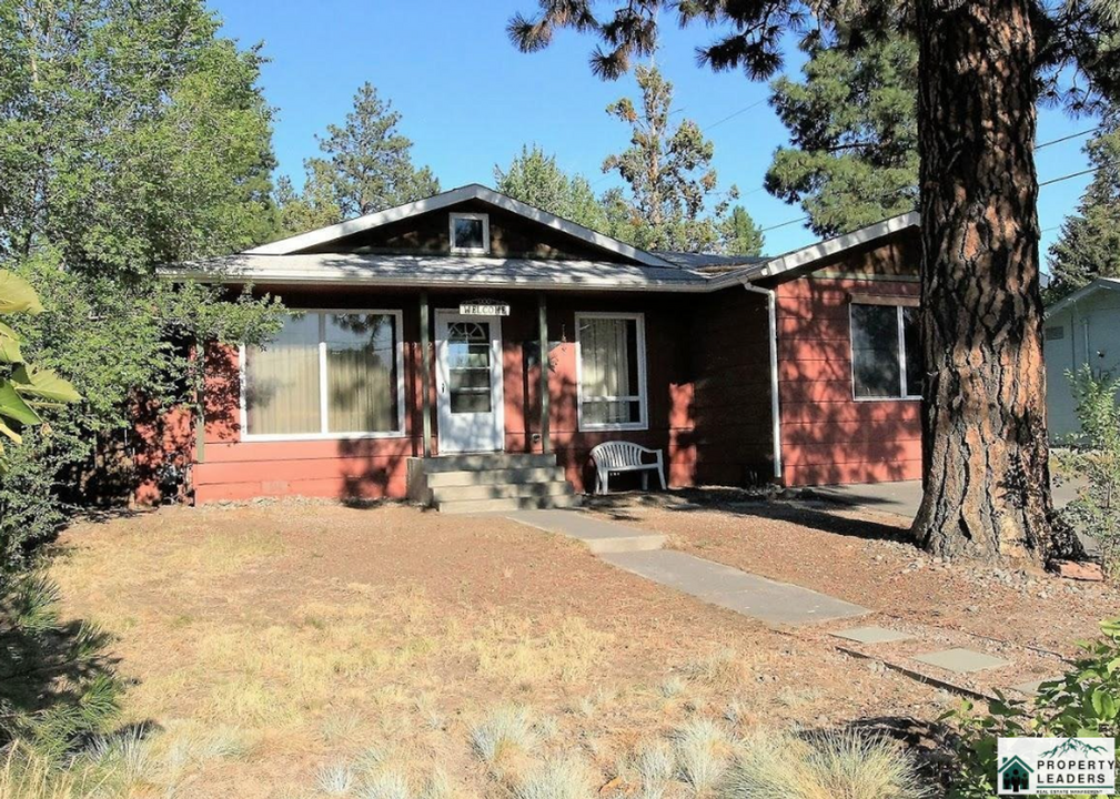 1932 NE 6th St in Bend, OR - Building Photo