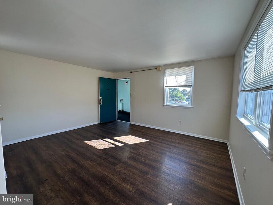 5812 N 2nd St in Philadelphia, PA - Building Photo