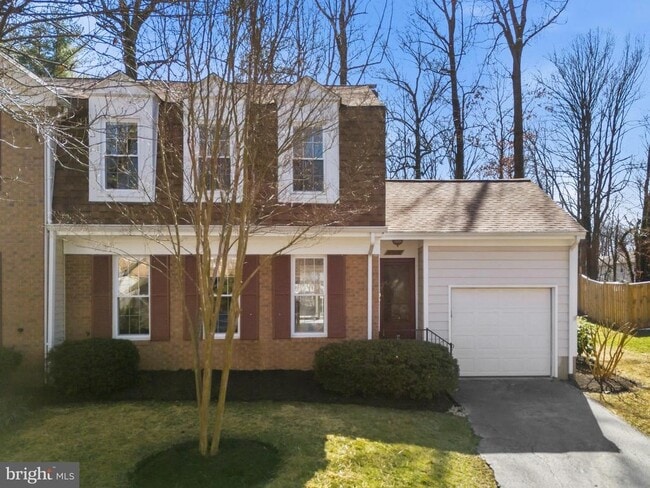 5907 Wood Sorrels Ct in Burke, VA - Building Photo - Building Photo