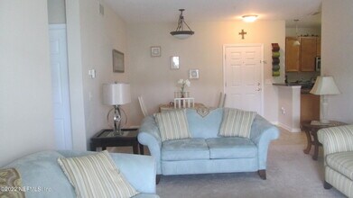 8226 Green Parrot Rd in Jacksonville, FL - Building Photo - Building Photo