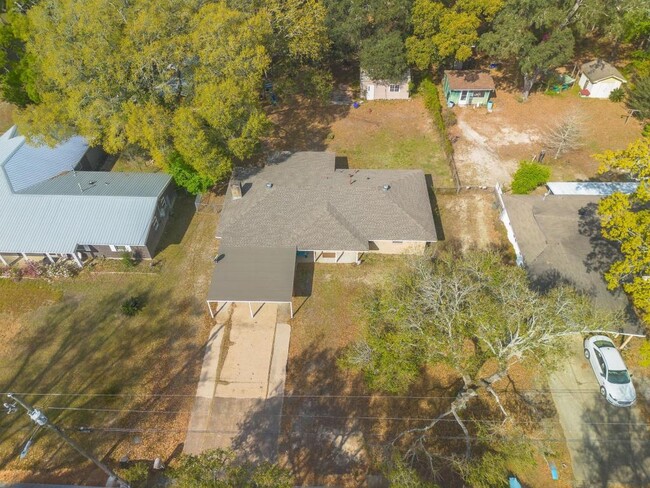 911 Brown St in Gulfport, MS - Building Photo - Building Photo