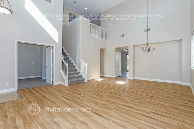 5205 Blossom Ranch Dr in Elk Grove, CA - Foto de edificio - Building Photo