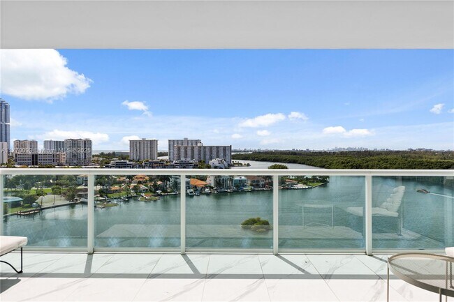 400 Sunny Isles Blvd, Unit 1205 in Sunny Isles Beach, FL - Building Photo - Building Photo