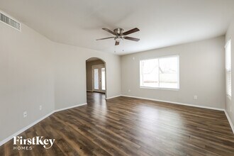 7547 W Comet Ave in Peoria, AZ - Building Photo - Building Photo