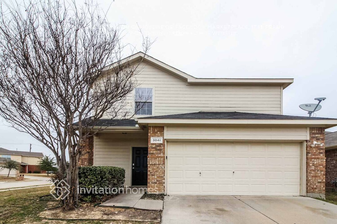 3041 Spotted Owl Dr in Fort Worth, TX - Building Photo
