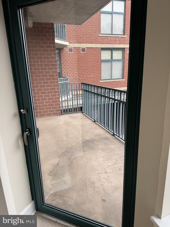 502 W Broad St in Falls Church, VA - Building Photo - Building Photo