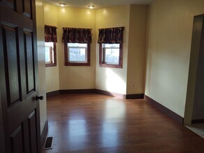 218 High Ave in Byesville, OH - Foto de edificio - Building Photo