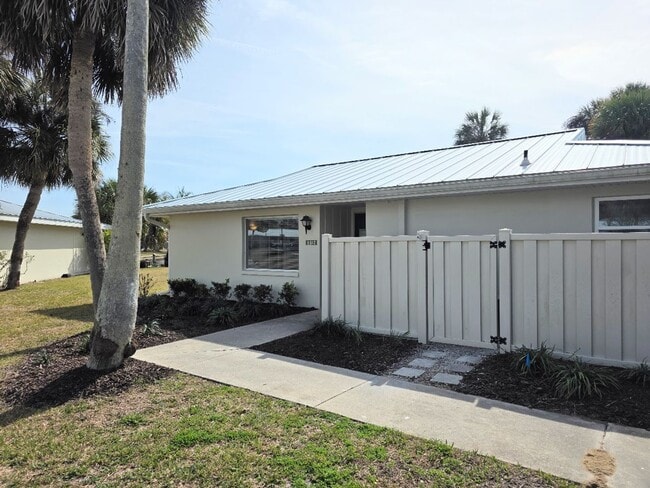 property at 11612 W Kingfisher Ct