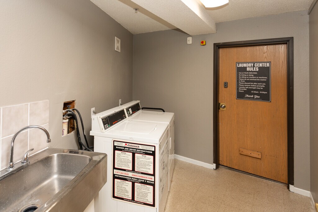 Ashwood Ponds Apartments in Woodbury, MN