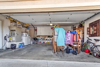 4386 Willow Glen St in Calabasas, CA - Foto de edificio - Building Photo