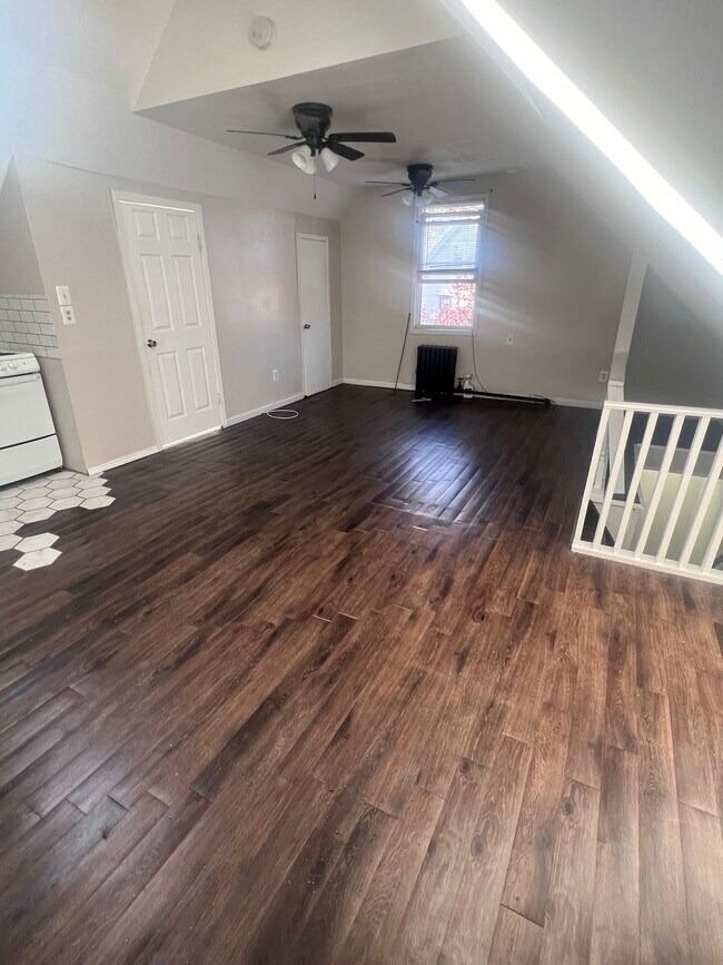 284 N 10th St in Prospect Park, NJ - Building Photo - Building Photo