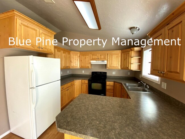 3904 E Lorna Ave in Idaho Falls, ID - Building Photo - Building Photo